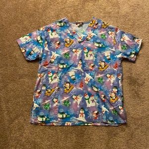 Gently loved! Penguin holiday scrub top women’s size medium